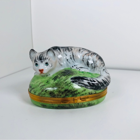 Limoges Trinket box - Chamart Limoges Porcelain Cat Box - Picture 8 of 15